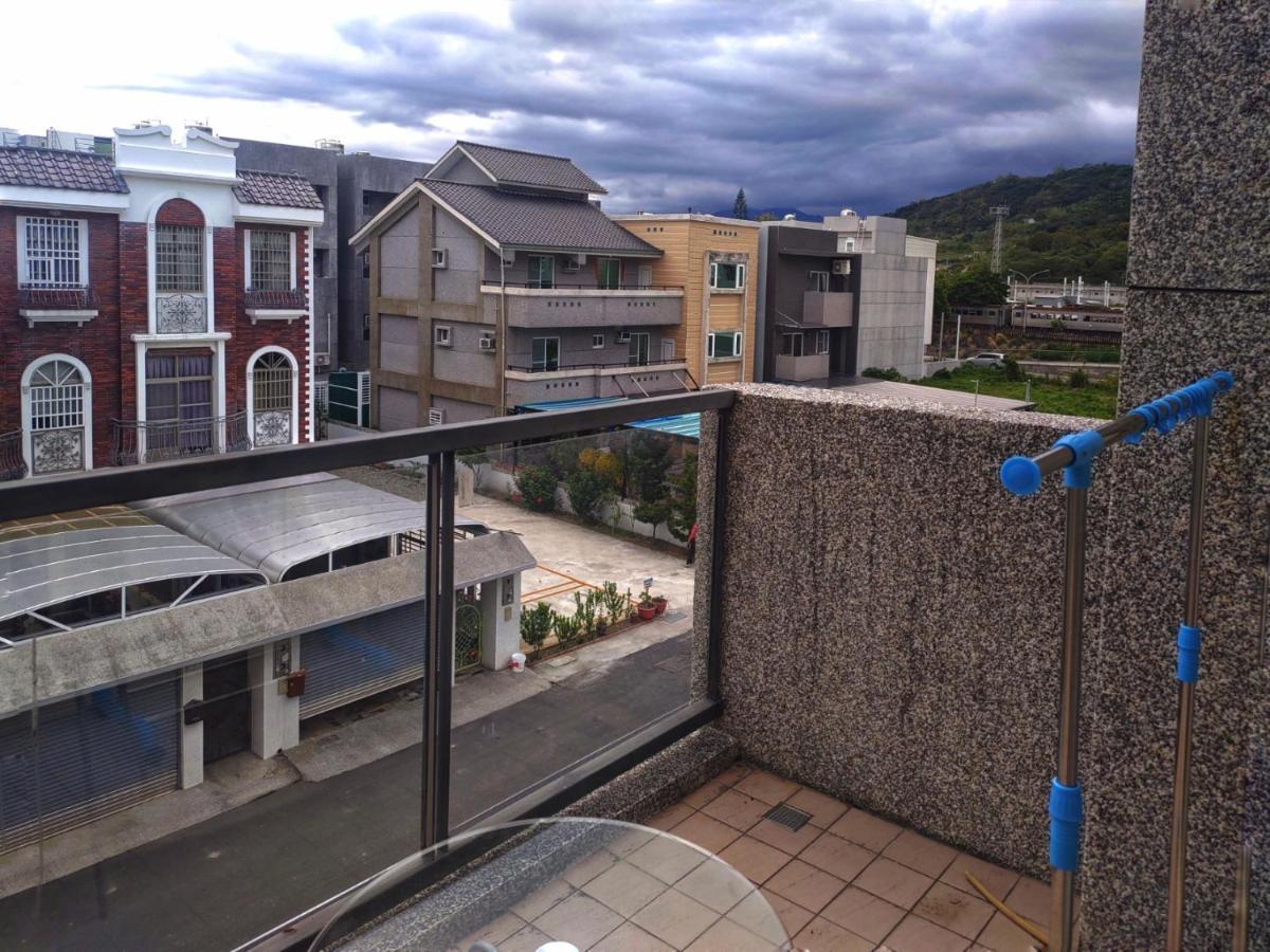 Railway Traveler B&B Taitung ภายนอก รูปภาพ